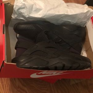 Air Huarache Run Ultra SE Prem